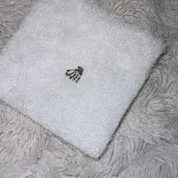 6/$20 Silver Skeleton Hand lob loop - Picture 3 of 3